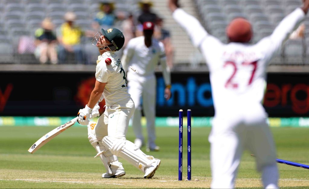 Thumbnail for Australia in control after Warner goes cheaply