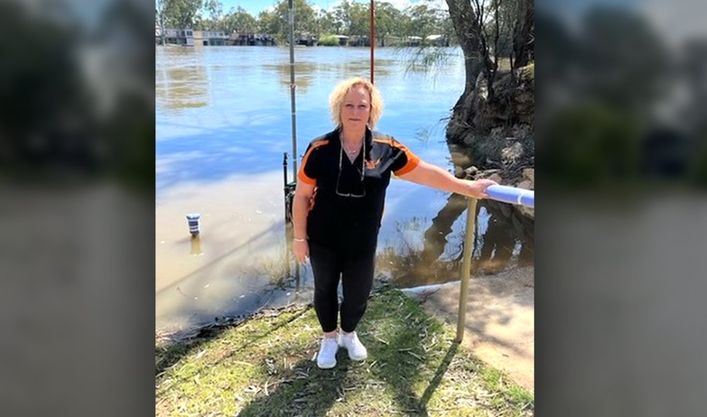 Thumbnail for River Murray laps at shacks as water keeps rising