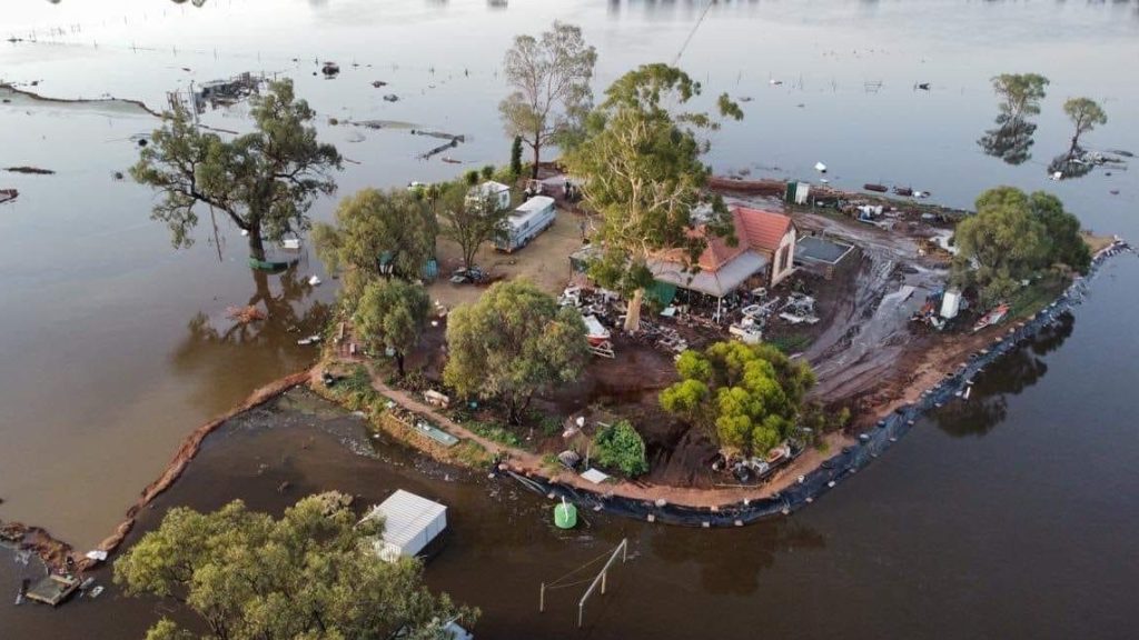 Thumbnail for Locals pull together to fend off flood devastation