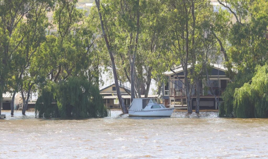 Thumbnail for River Murray fuel money relief as another ferry faces closure