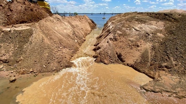 Thumbnail for Lake Bonney boost as river barrier removed