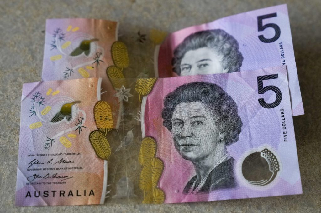 Thumbnail for No King to replace Queen on $5 note