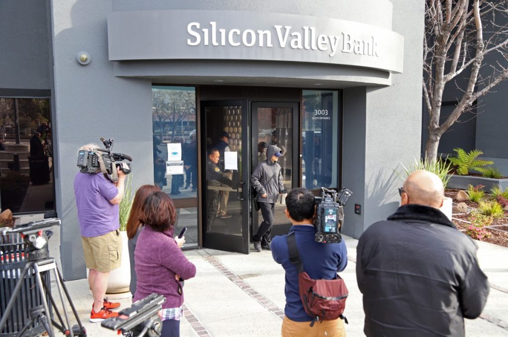 Thumbnail for US banking system ‘safe’ after collapse