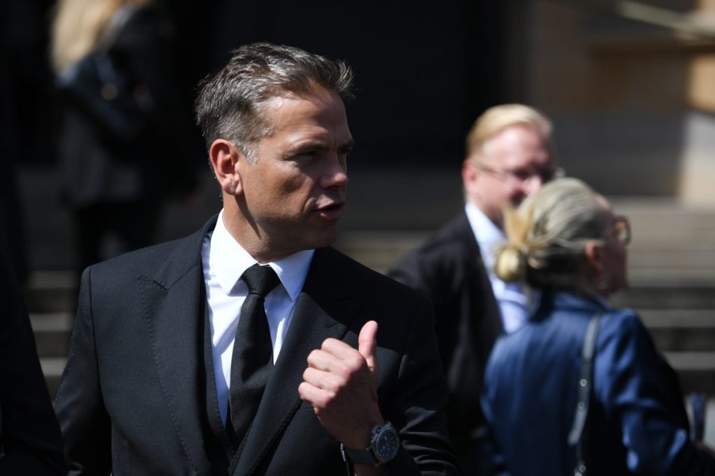 Thumbnail for Murdoch drops defamation action against Crikey