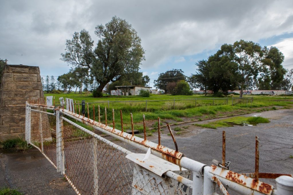 Thumbnail for Police horses land at airport and CBD as Govt sidesteps park lands grab