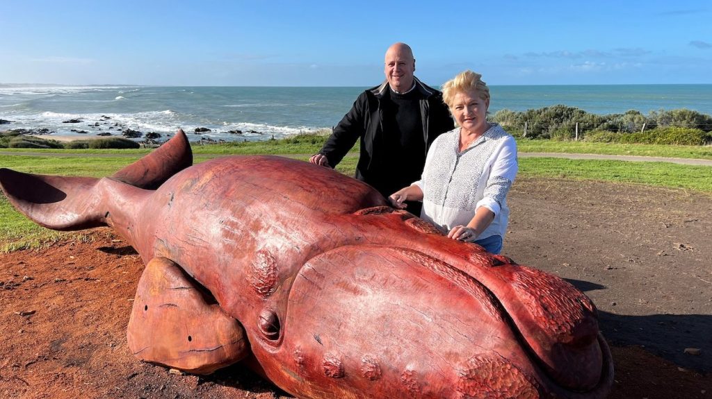 Buttons the whale, with David Basham and Jenifer Watts at Middleton. Photo: supplied