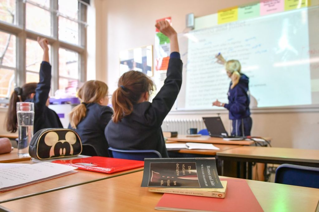 Thumbnail for Teacher support staff to be paid for March public holidays