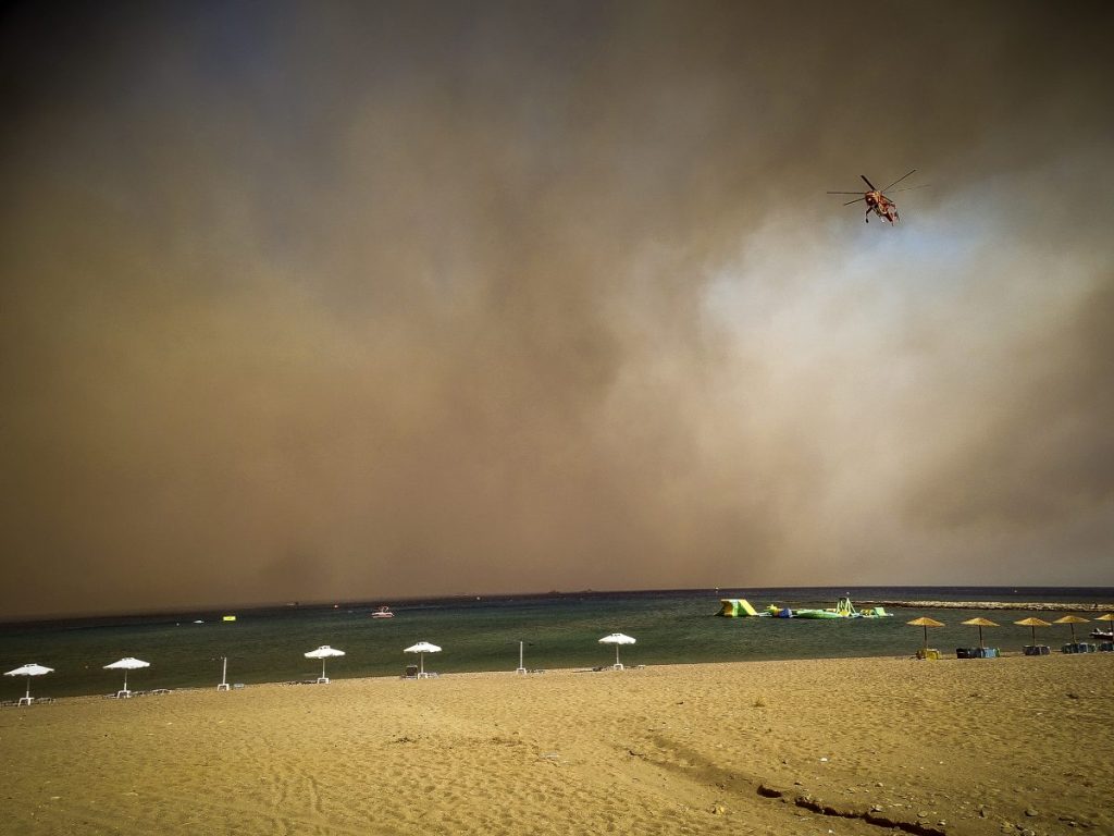 Thumbnail for ‘Terrifying’: Thousands flee Rhodes fire