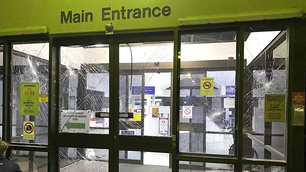 Thumbnail for Calls for help: Drugs and alcohol fuelling hospital violence