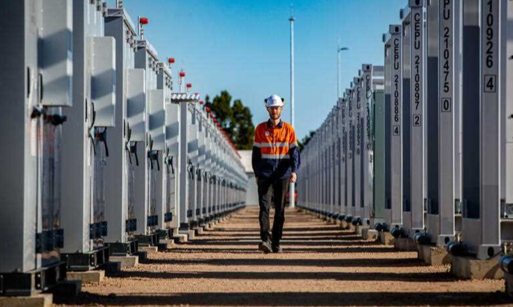 Thumbnail for AGL Energy kickstarts Adelaide Oval-sized battery