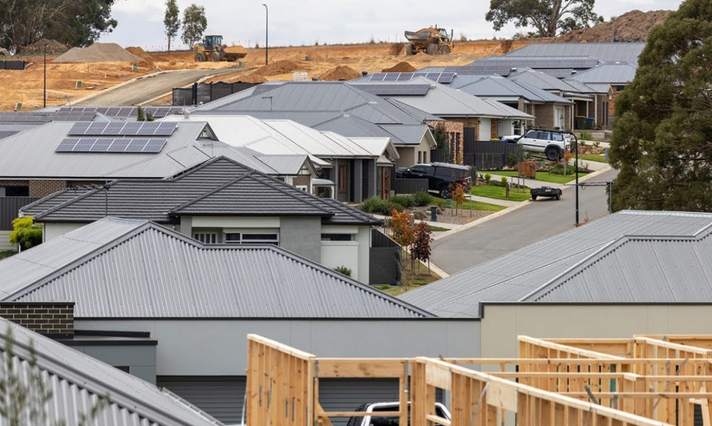 New housing development on the fringes of Mt Barker. Photo: Tony Lewis/InDaily