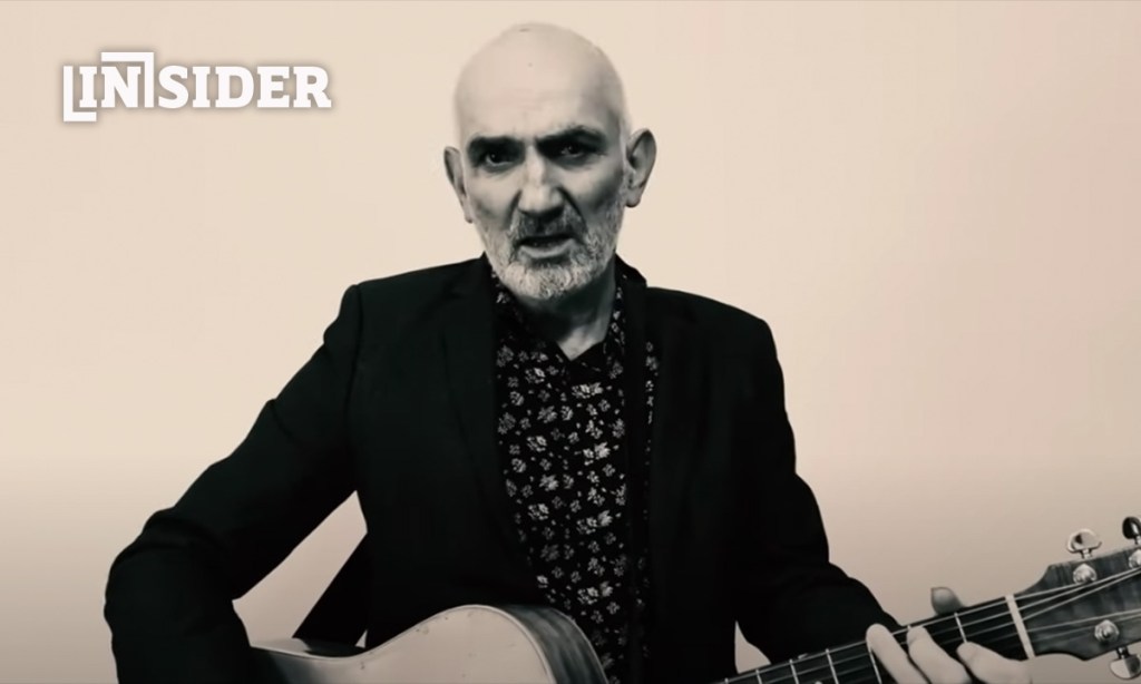 Paul Kelly will play in a free concert on Saturday at the Yes campaign rally in Victoria Square / Tarntanyangga. Photo: Youtube