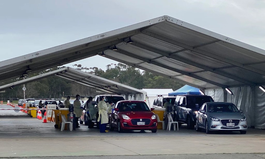 A drive-through COVID-19 testing site at Victoria Park in Adelaide at the height of the pandemic. Photo: Tony Lewis/InDaily