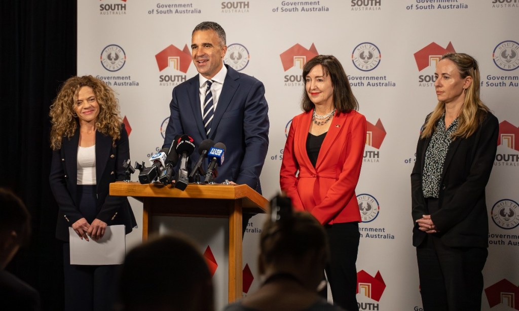 Thumbnail for Uni merger gets green light amid crossbench rift