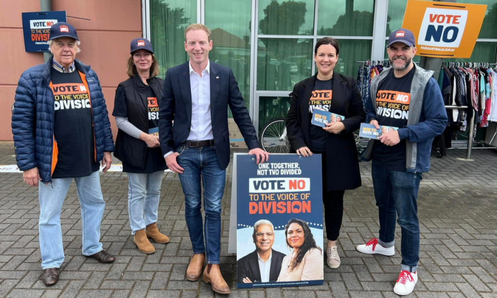 David Speirs (centre) prominently promoted his campaign for the No camp. Photo from his Facebook page.