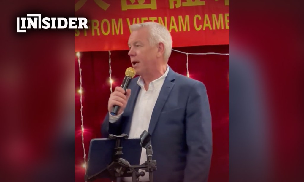 Police Commissioner Grant Stevens performing "The Gambler". Photo: Tung Ngo/X