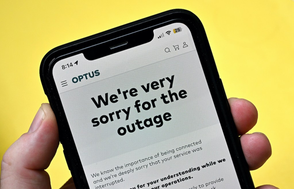 Thumbnail for Emergency calls under spotlight after Optus failure