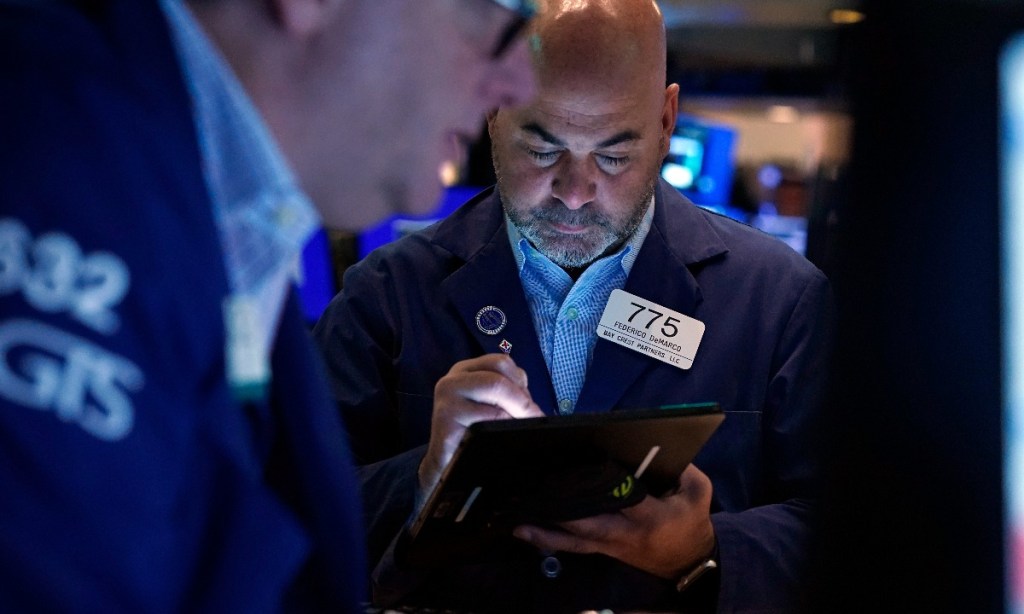 Many traders on Wall Street expect a Federal Reserve interest rate cut by March 2024. Photo: AP 