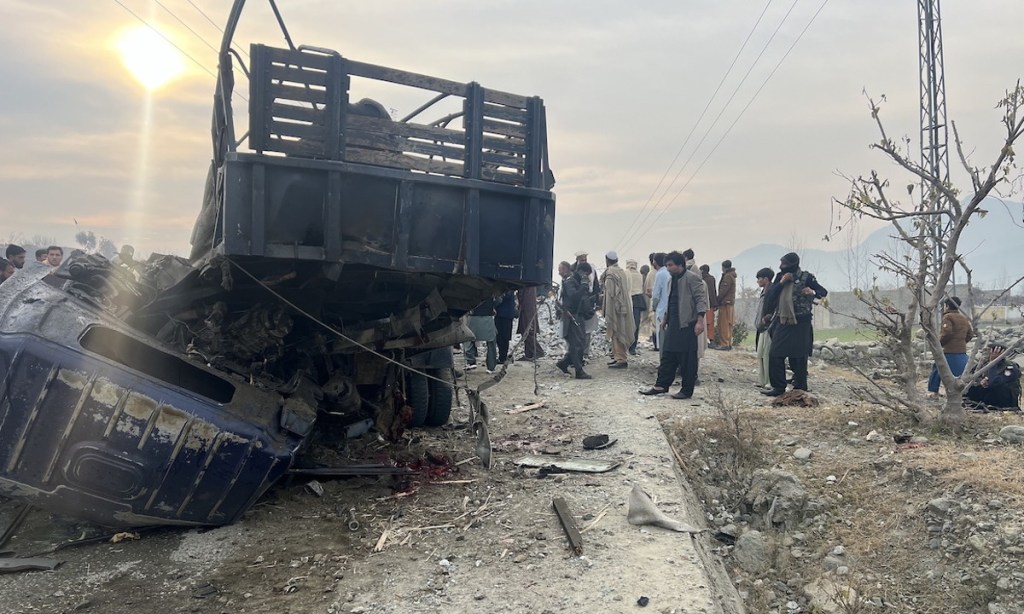 Thumbnail for Militants kill police in polio vaccines campaign