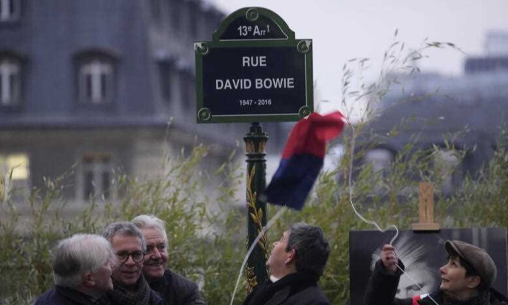 Thumbnail for Paris names street in honour of David Bowie