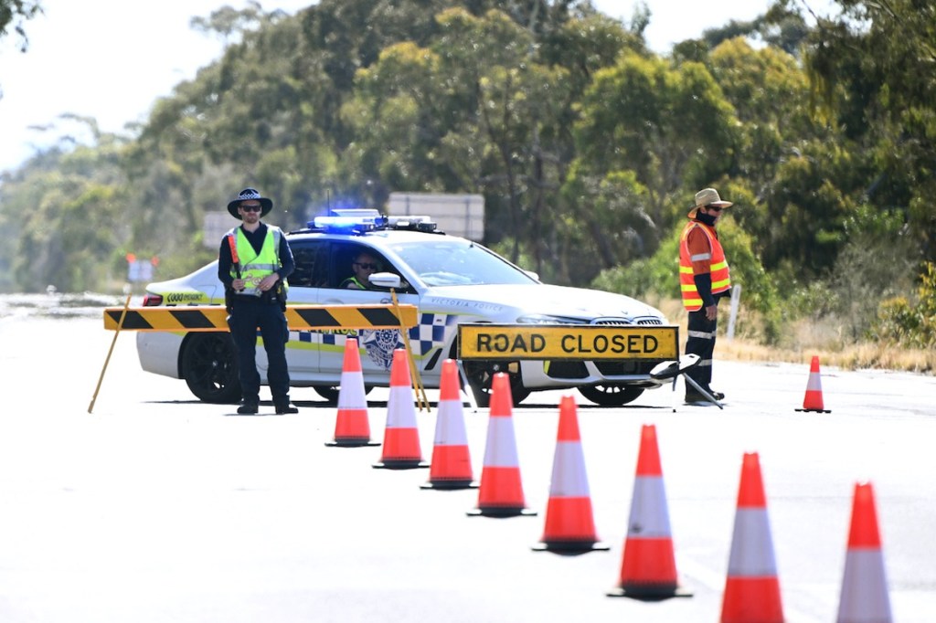 Bushfires prompted a roadblock on the Western Highway approaching Horsham in Victoria. Photo: AAP
