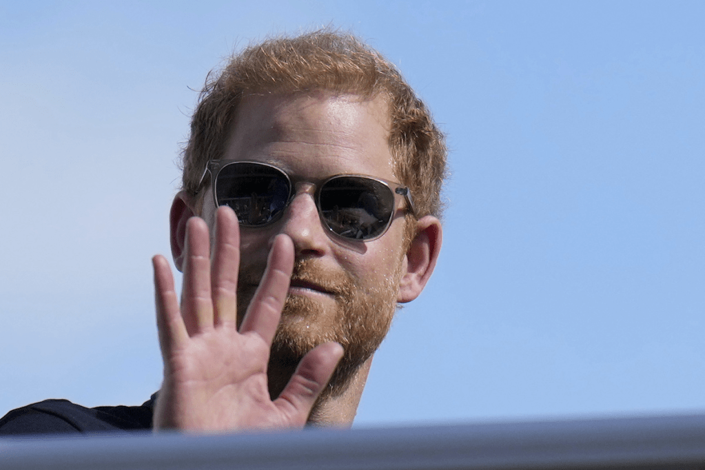 Thumbnail for Murdoch tabloids hacked Prince Harry and Princess Diana, court told