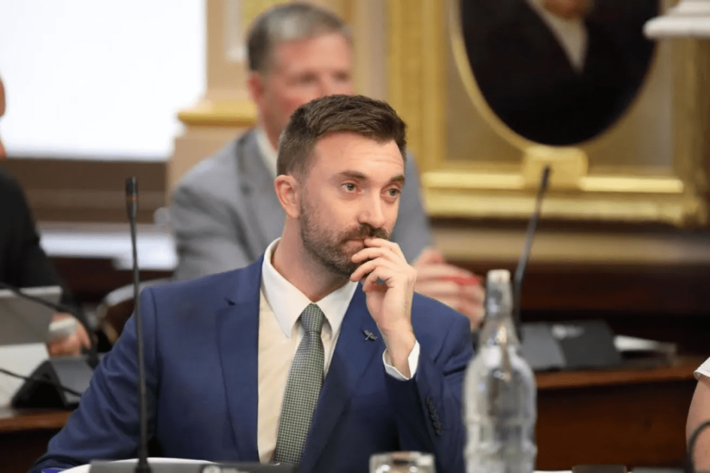 Greens MLC Robert Simms has introduced a bill to impose new energy efficiency requirements on rental properties. Photo: Tony Lewis / InDaily