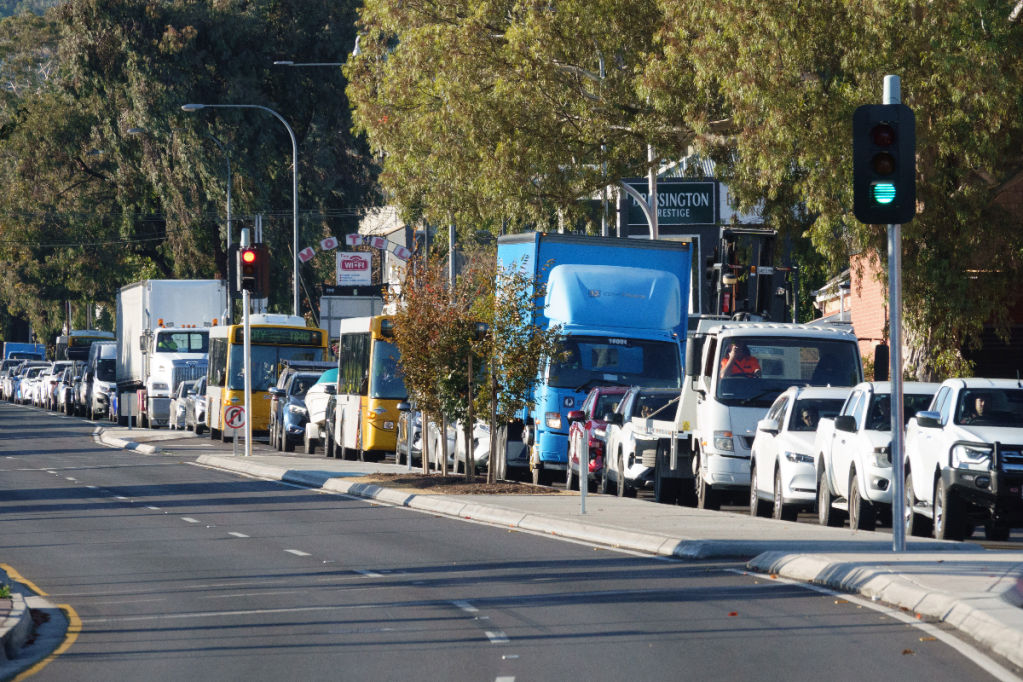 Thumbnail for Glen Osmond Rd still closed to city bound traffic after crash