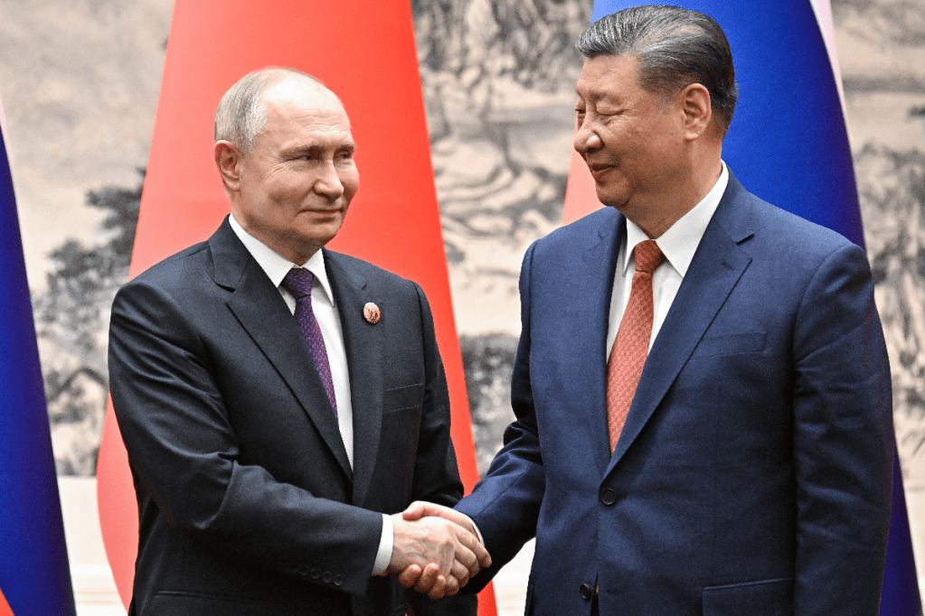 Thumbnail for Putin and Xi pledge closer ties, condemn US