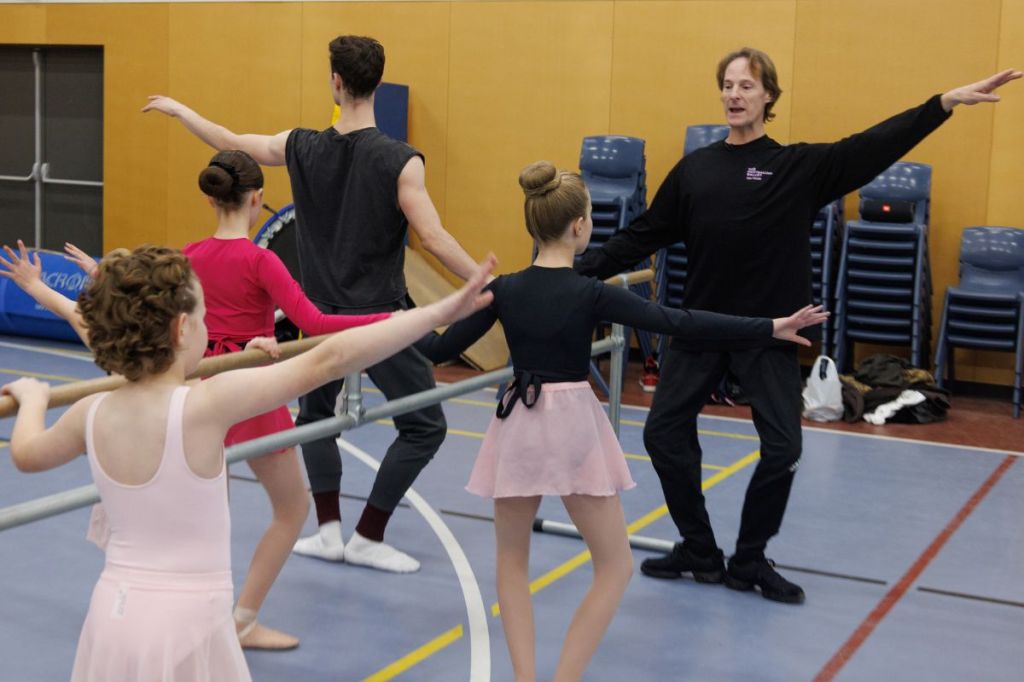 Thumbnail for Dancing through the regions