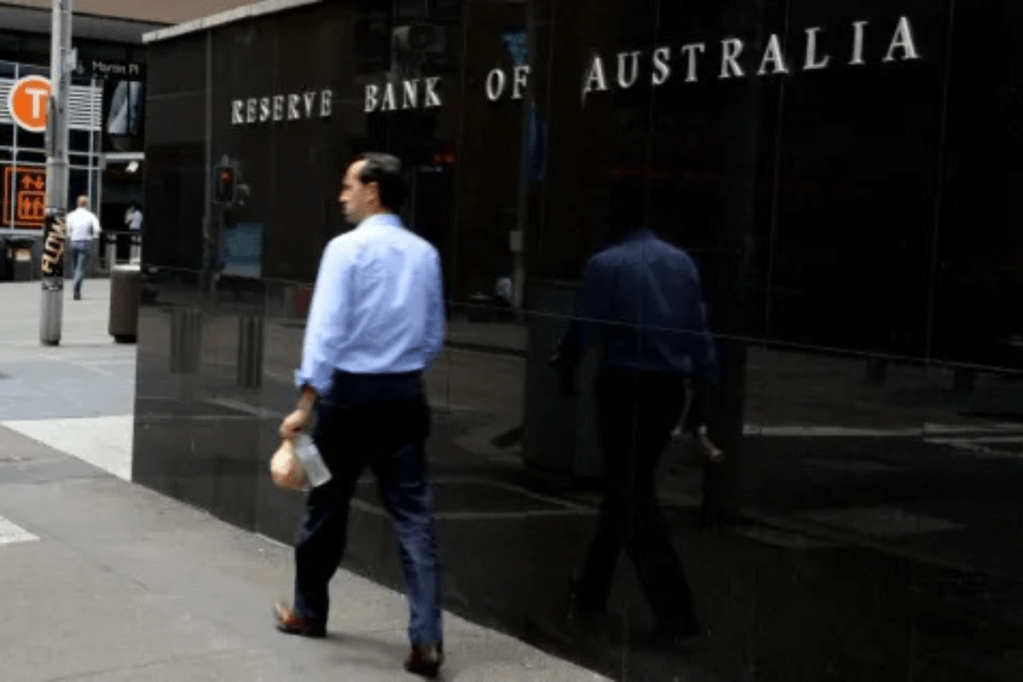 Thumbnail for RBA monitors ‘highly uncertain outlook’ before next rates call