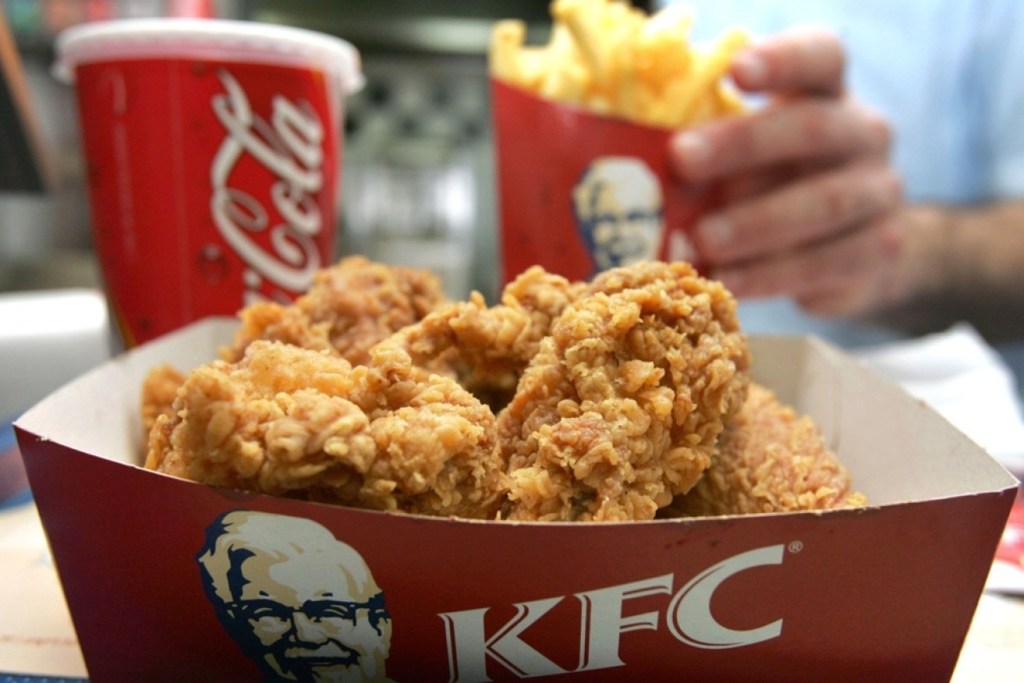 Thumbnail for Junk food giants bombard Aussies with Facebook ads amid calls for ban