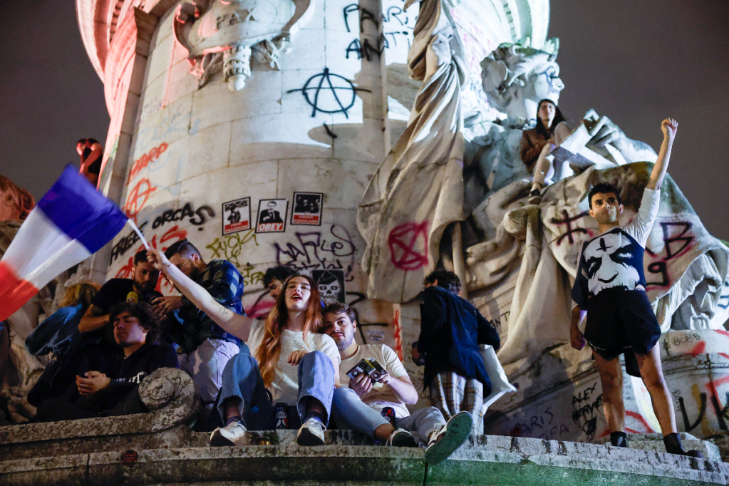 Thumbnail for Political confusion reigns as France rallies from far right