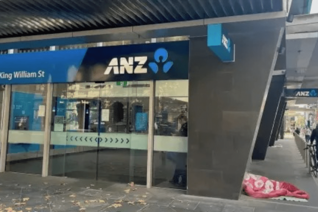 Thumbnail for Banks ripped off poorer customers with fees