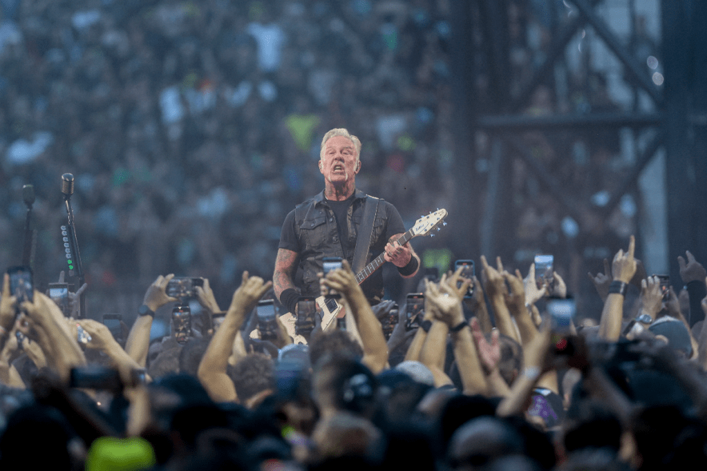 Thumbnail for Metallica forges rare chart milestone