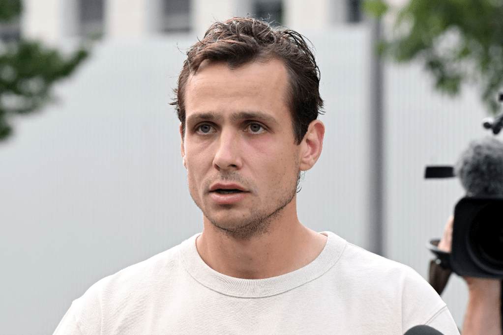 Thumbnail for Aussie hockey ace ‘truly sorry’ after Paris drug arrest