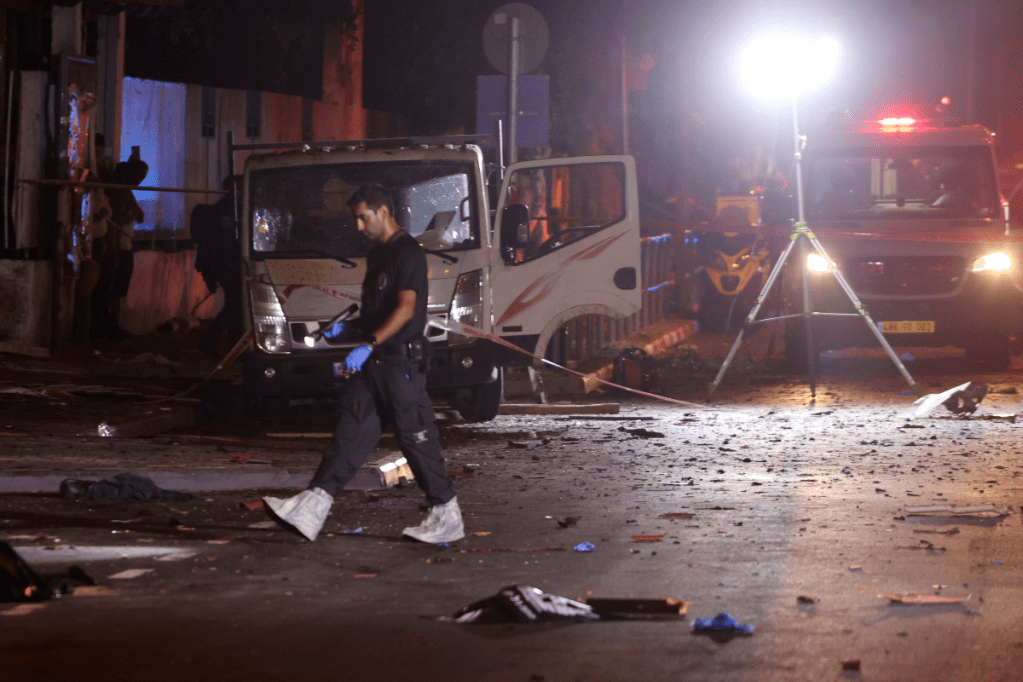 Thumbnail for Hamas, Islamic Jihad claim Israel blast