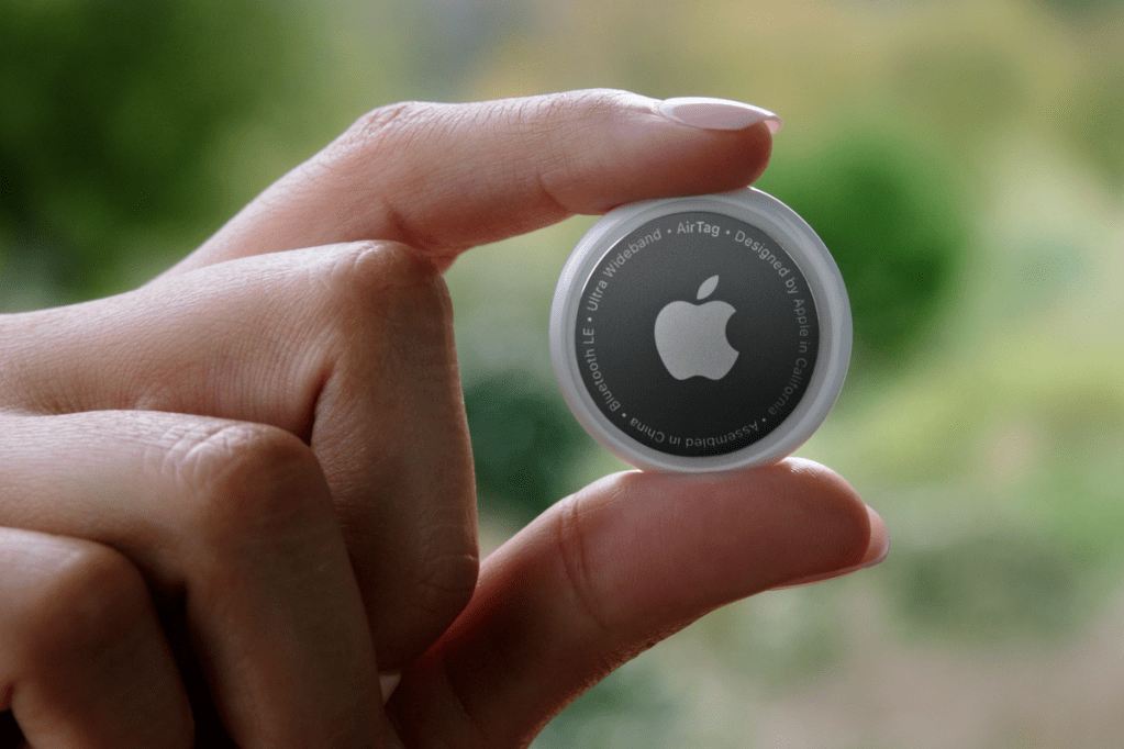 Thumbnail for Apple AirTag posted to catch mail thief