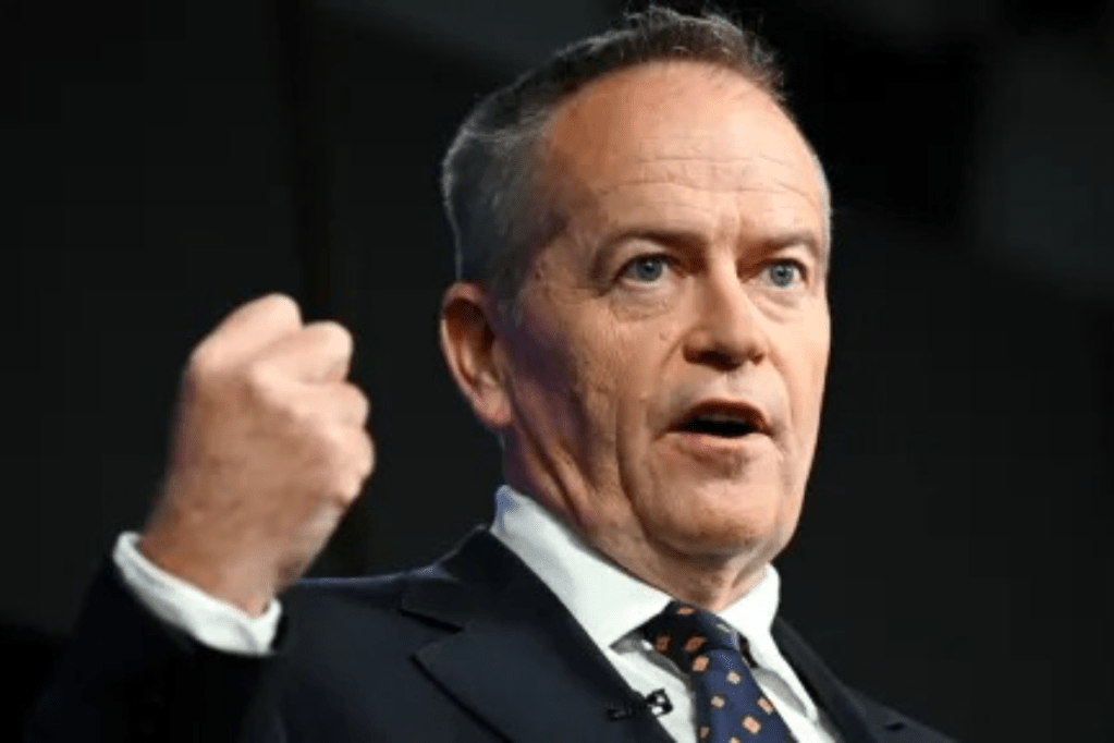 Thumbnail for Ex-Labor leader to leave parliament for uni role