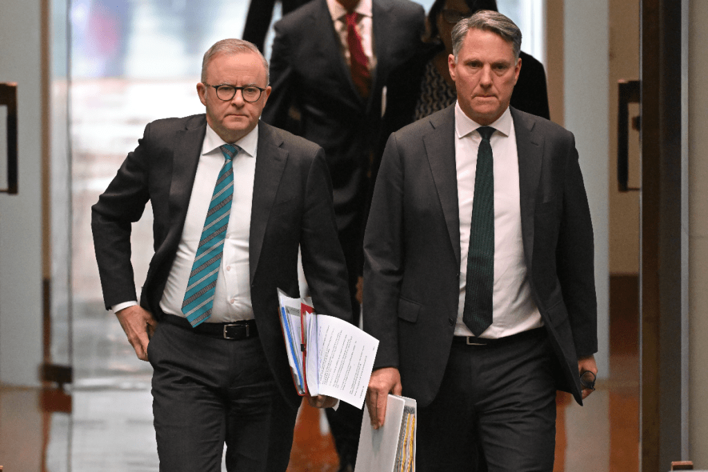 Thumbnail for Australian officers lose medals after Afghan war crimes inquiry
