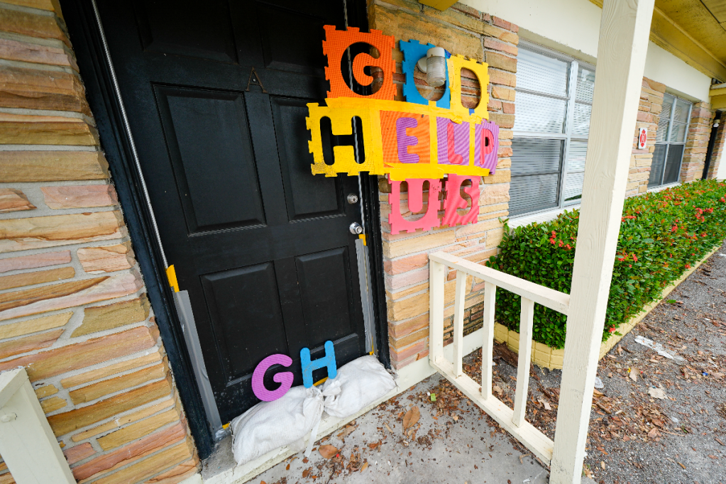 A message outside an apartment in the Davis Islands community of Tampa, Florida., as residents prepare for the arrival of Hurricane Milton. Photo: AP