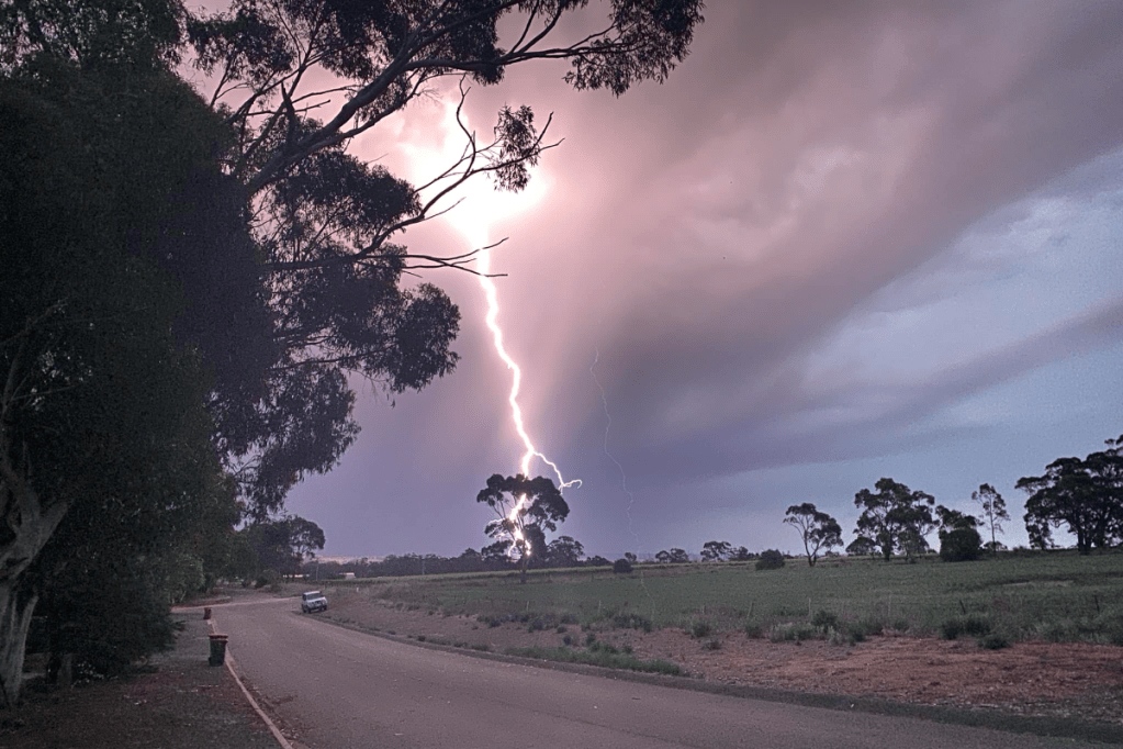 Thumbnail for Blackouts and pylons downed after 130km/h winds hit SA